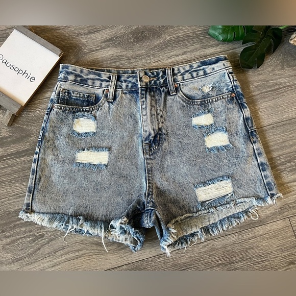 Angel Kiss 100% Cotton Distressed Subtle Acid Wash Jean Shorts Size 9 / 29 NWOT! - Picture 1 of 7
